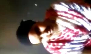 بڑی چھاتی کے ساتھ صو ...