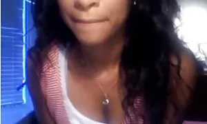خوبصورت سیاہ نوعمر آ ...
